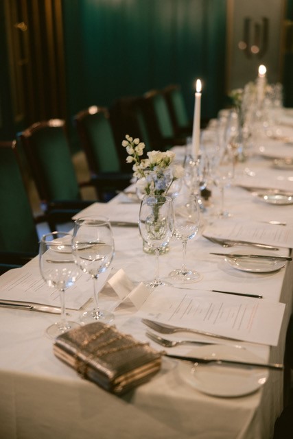 Elegant wedding table setting